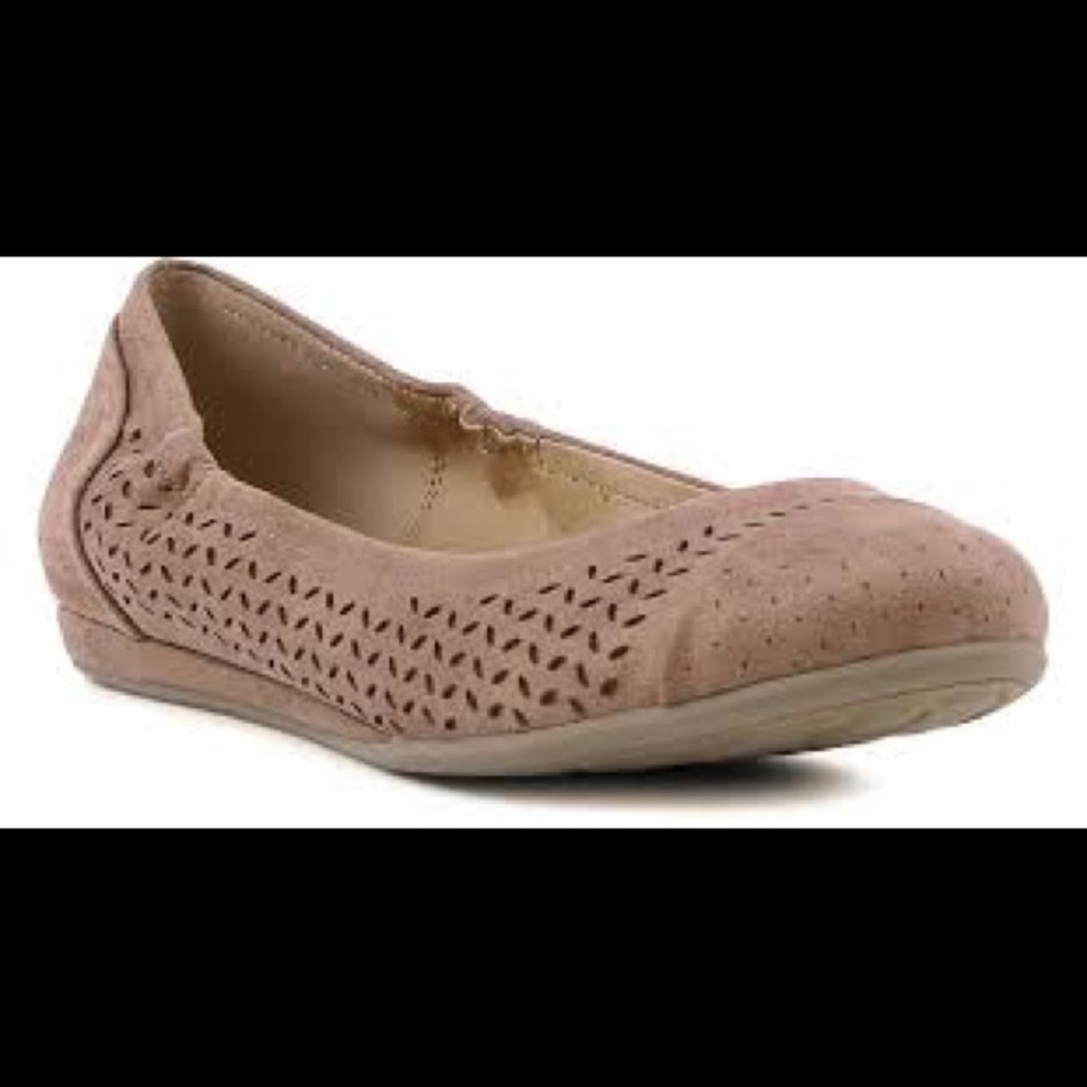 Report Vika Chop Out Perforated Ballet Flats
